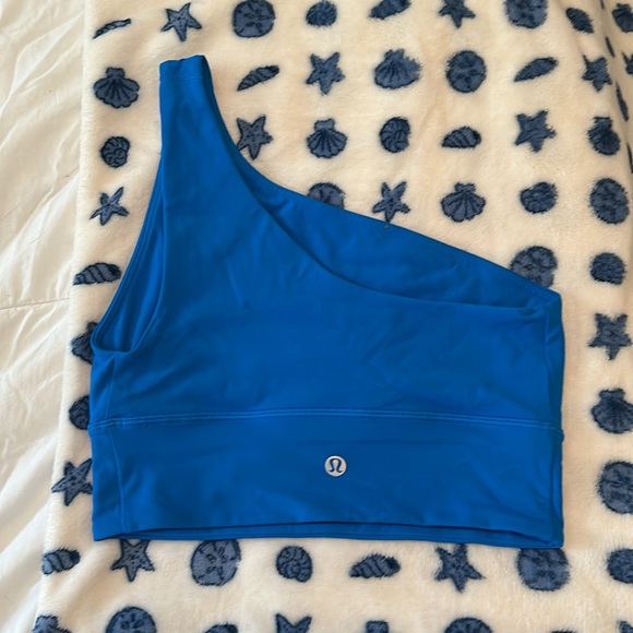 One should lulu tank size 4 - Picture 2 of 3